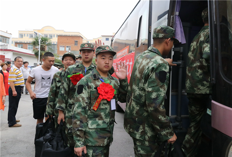 内乡欢送新兵入伍1_副本.jpg