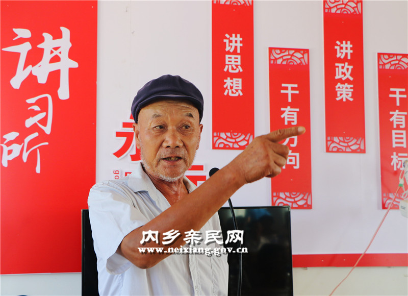 联户组长讲帮带  樊迪摄_副本.jpg